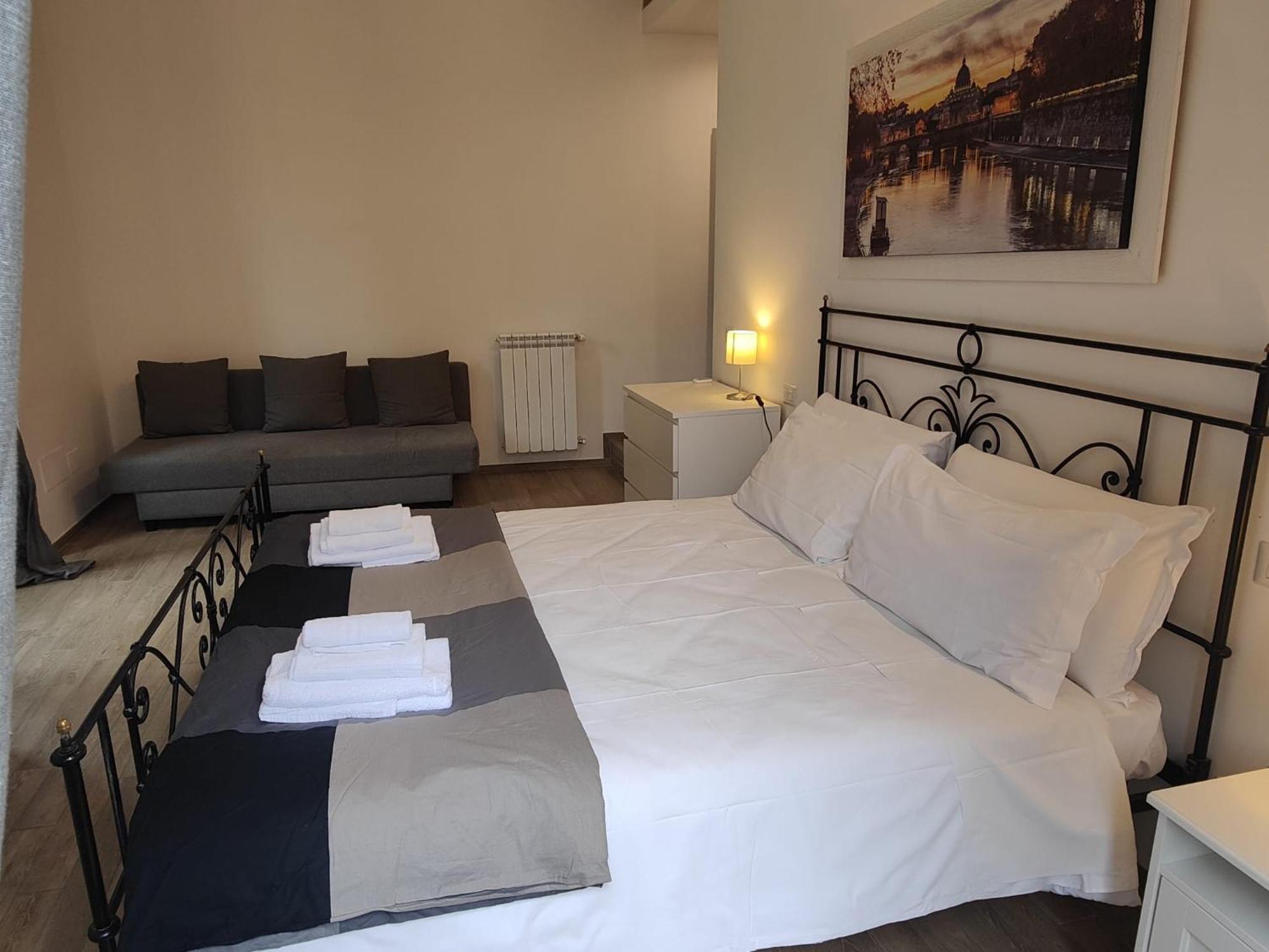 White King Rooms, Rome